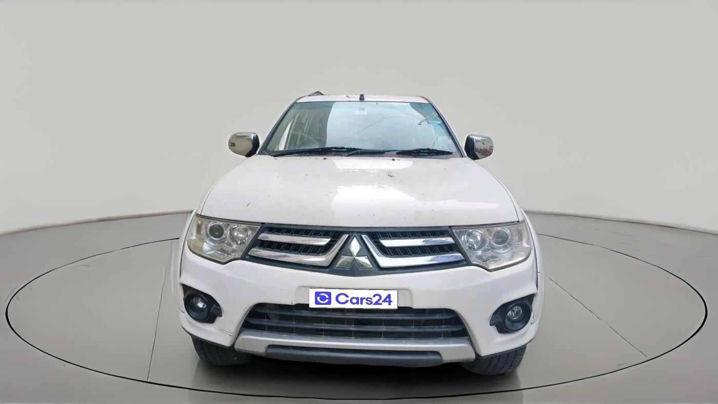 2016 Mitsubishi Pajero Sport 2.5 AT 4X2, Diesel, Automatic, 1,40,440 km, exterior