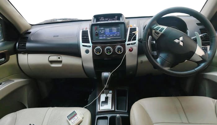 2016 Mitsubishi Pajero Sport 2.5 AT 4X2, Diesel, Automatic, 1,40,440 km, interior