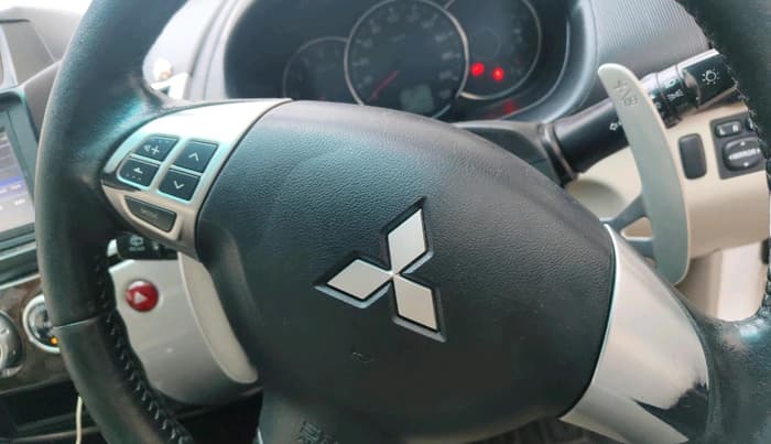 2016 Mitsubishi Pajero Sport 2.5 AT 4X2, Diesel, Automatic, 1,40,440 km, interior