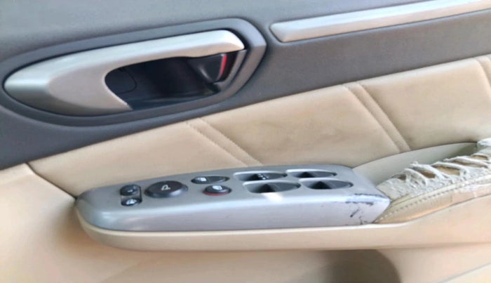 2011 Honda Civic 1.8L I-VTEC V AT SUNROOF, Petrol, Automatic, 1,18,067 km, interior