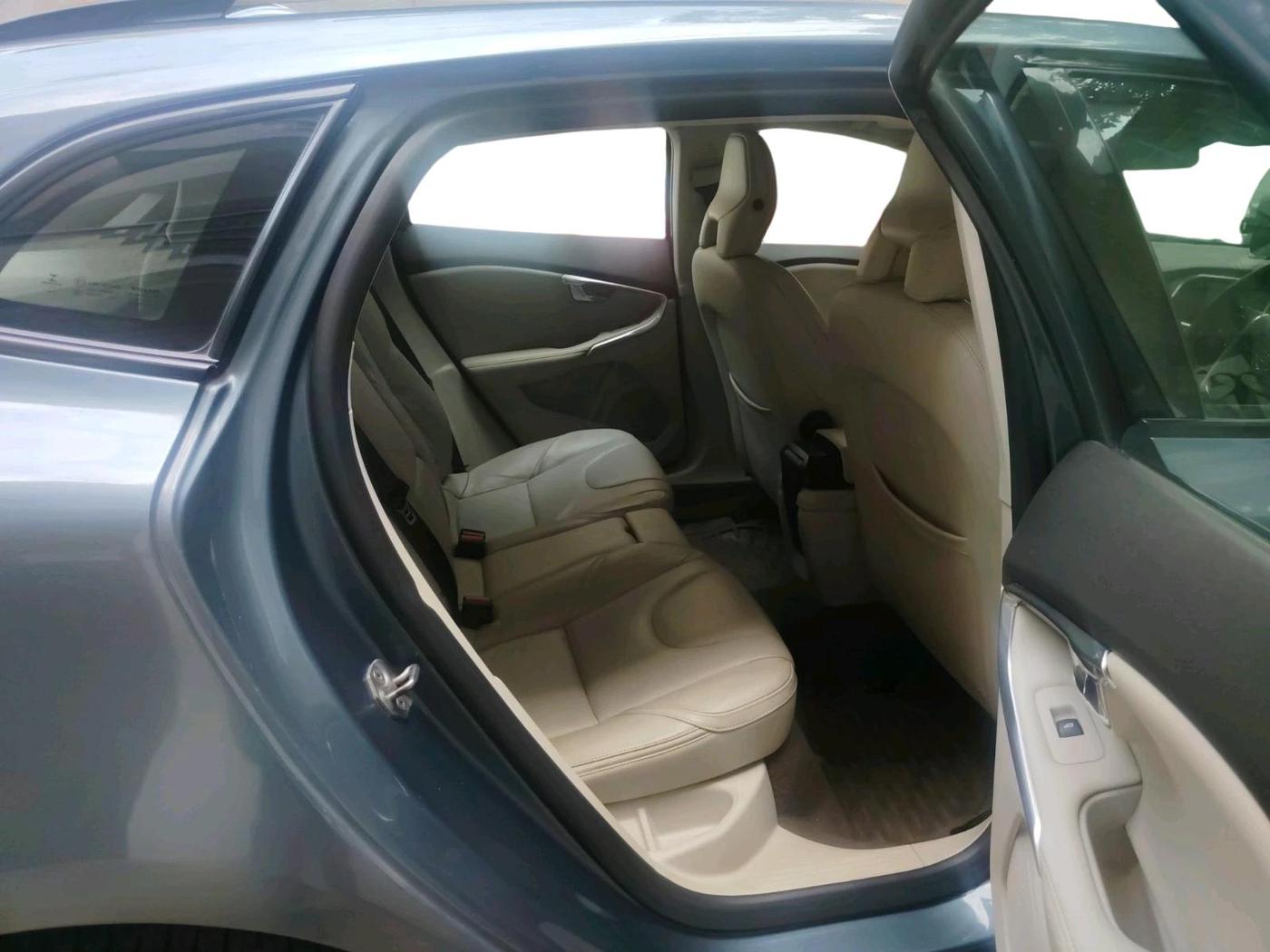 2014 Volvo V40 Cross Country D3, Diesel, Automatic, 1,46,501 km, interior