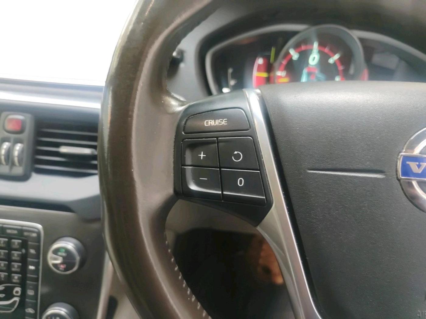 2014 Volvo V40 Cross Country D3, Diesel, Automatic, 1,46,501 km, interior