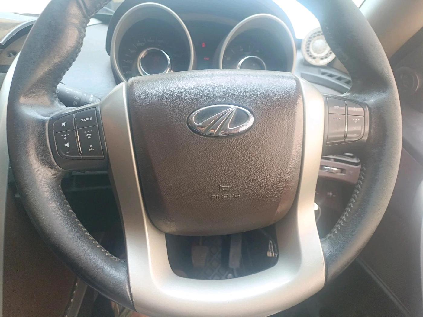 2013 Mahindra XUV500 W8, Diesel, Manual, 1,32,338 km, interior