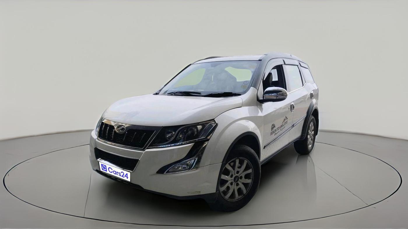2016 Mahindra XUV500 W10 AT, Diesel, Automatic, 1,23,621 km, exterior