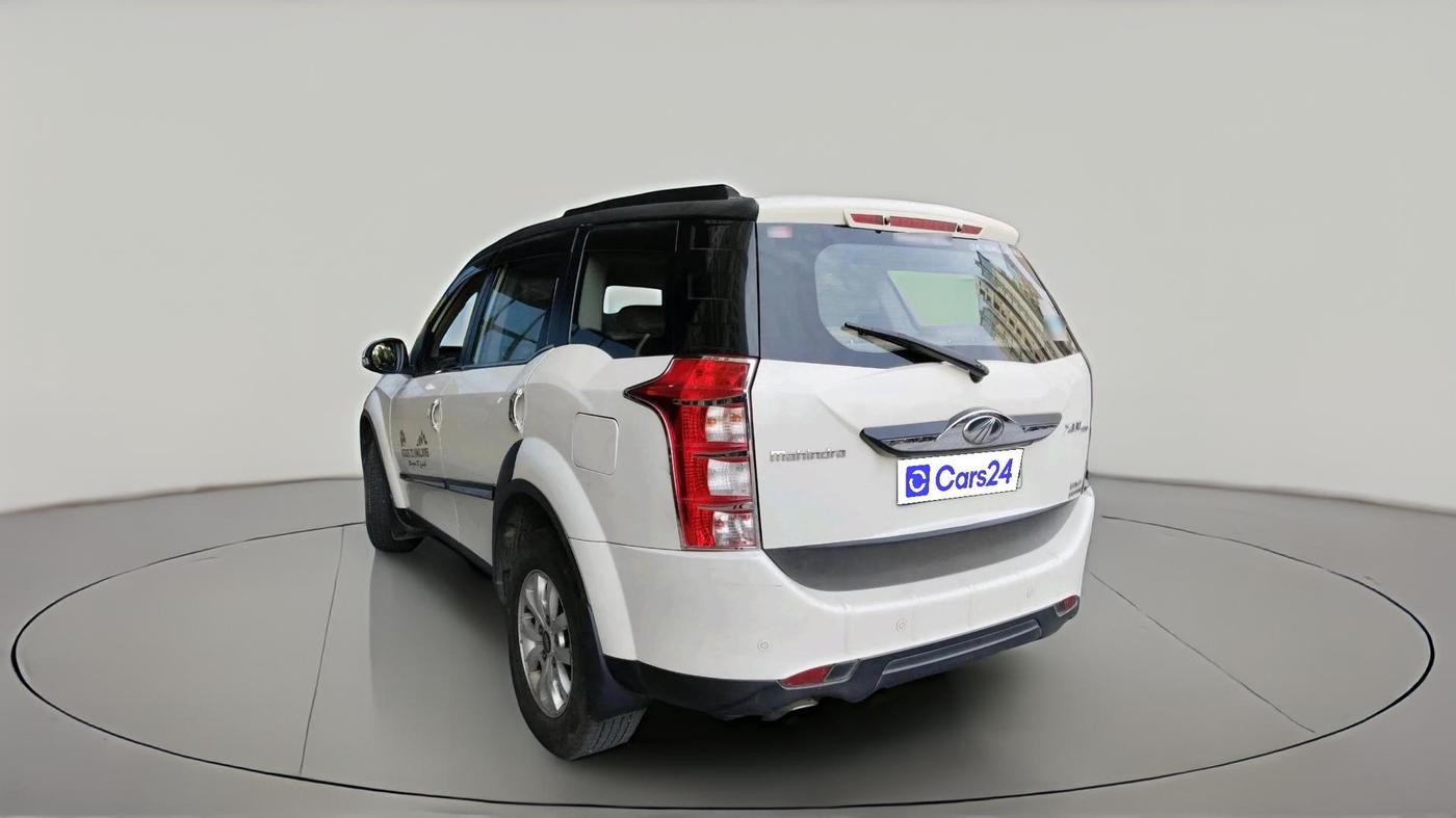 2016 Mahindra XUV500 W10 AT, Diesel, Automatic, 1,23,621 km, exterior