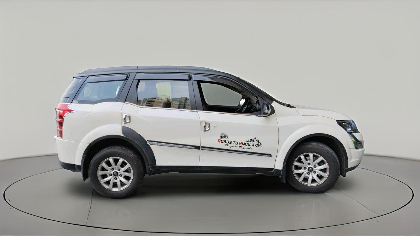 2016 Mahindra XUV500 W10 AT, Diesel, Automatic, 1,23,621 km, exterior