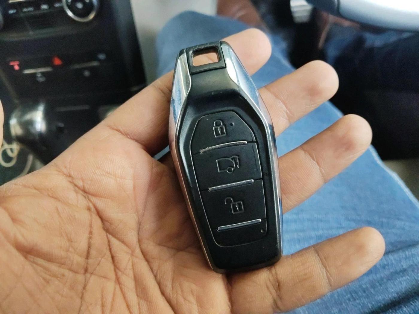 2016 Mahindra XUV500 W10 AT, Diesel, Automatic, 1,23,621 km, interior