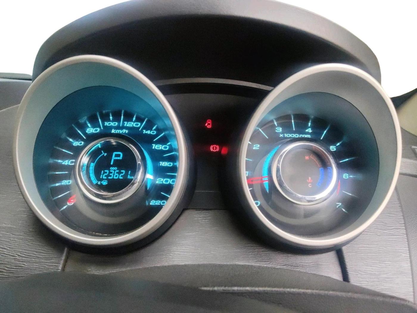 2016 Mahindra XUV500 W10 AT, Diesel, Automatic, 1,23,621 km, interior