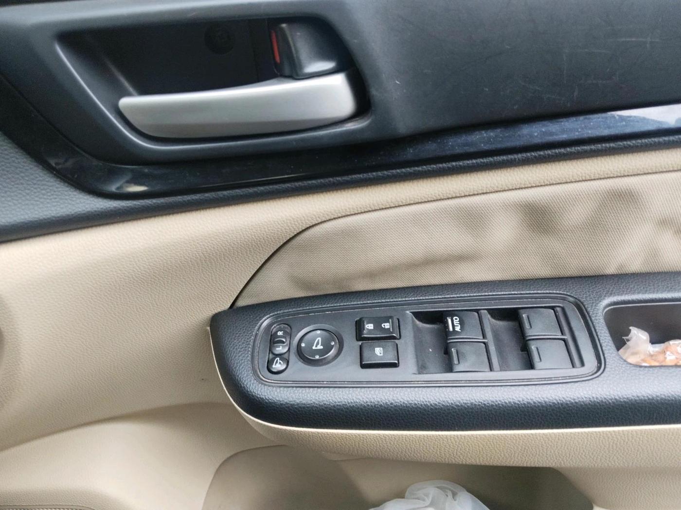 2018 Honda Amaze 1.2L I-VTEC S, Petrol, Manual, 1,21,138 km, interior
