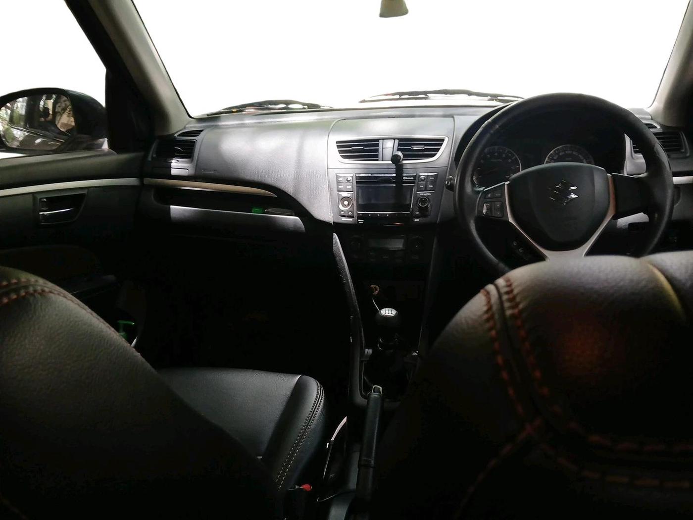 2015 Maruti Swift ZXI, Petrol, Manual, 1,05,858 km, interior