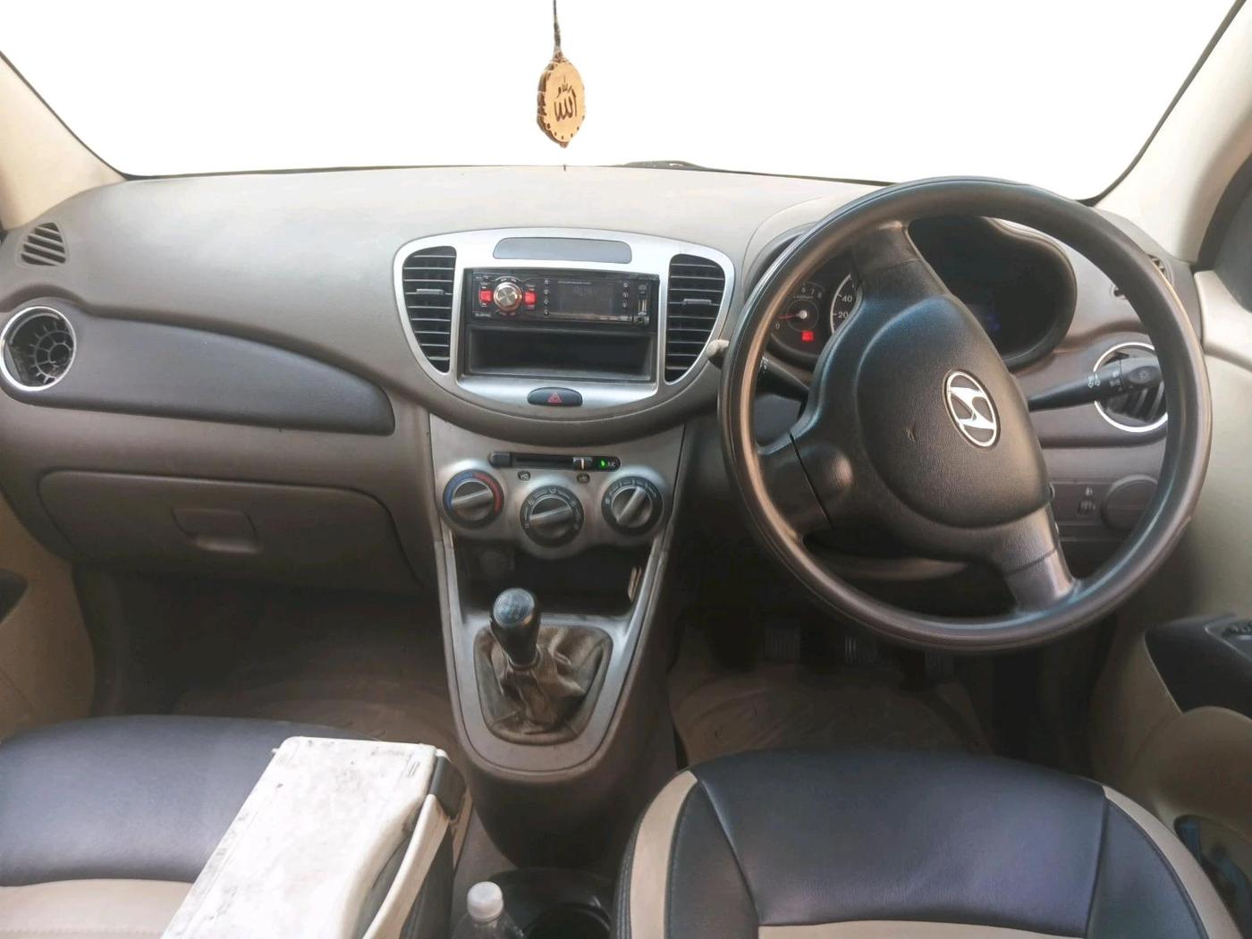 2011 Hyundai i10 MAGNA 1.2, Petrol, Manual, 83,743 km, interior