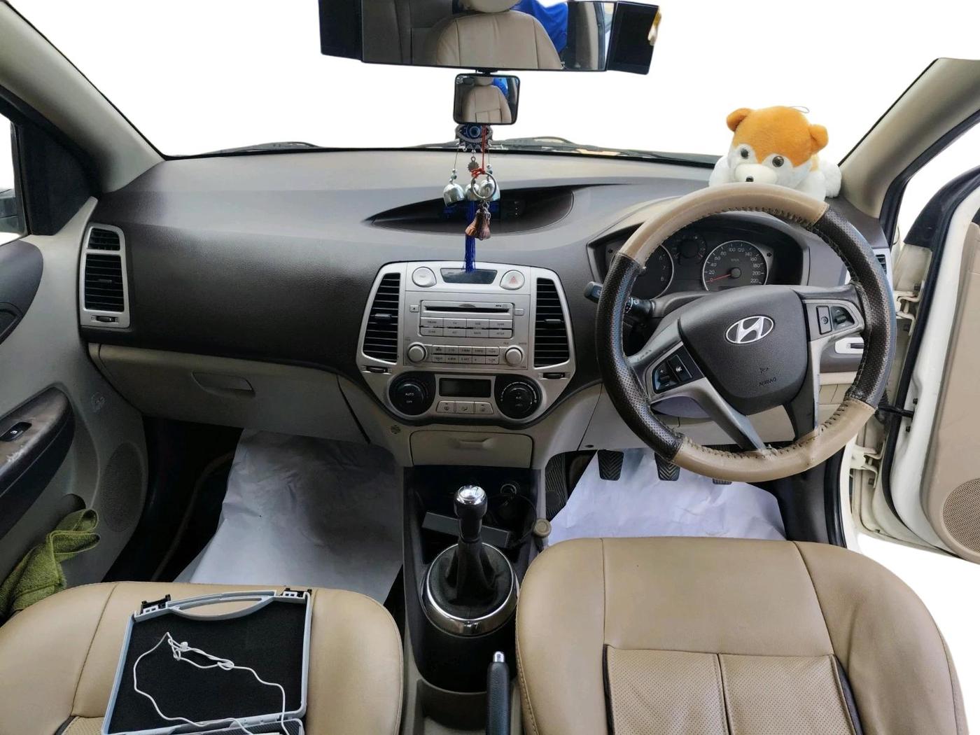 2010 Hyundai i20 ASTA 1.2, Petrol, Manual, 75,401 km, interior
