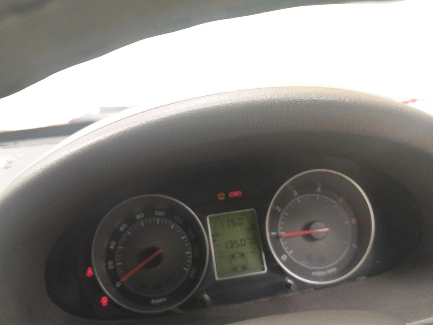 2013 Mahindra Scorpio VLX 2WD AIRBAG BS-III, Diesel, Manual, 1,35,078 km, interior