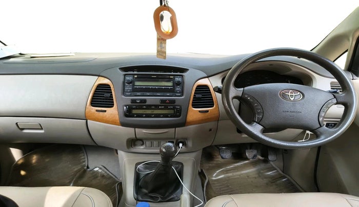 2011 Toyota Innova V 2.5 7 STR, Diesel, Manual, 1,66,846 km, interior