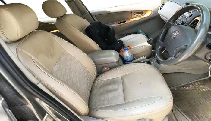 2011 Toyota Innova V 2.5 7 STR, Diesel, Manual, 1,66,846 km, interior