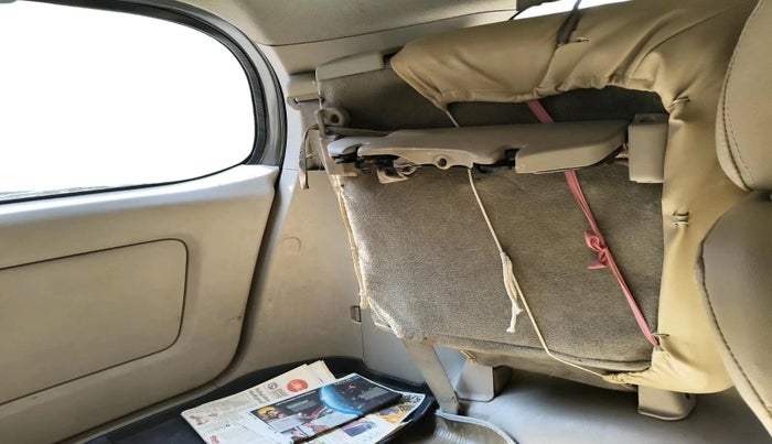 2011 Toyota Innova V 2.5 7 STR, Diesel, Manual, 1,66,846 km, interior