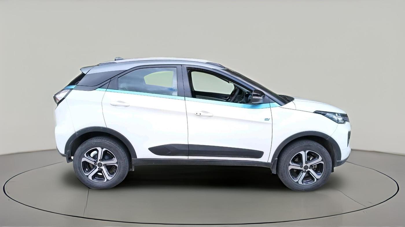 2022 Tata NEXON EV XZ PLUS LUX, Electric, Automatic, 45,236 km, exterior