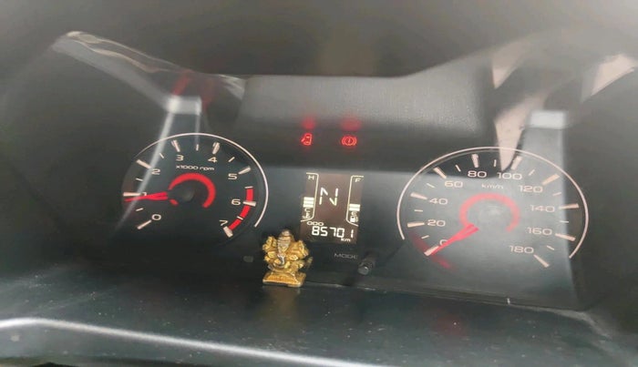 2018 Mahindra KUV 100 NXT K8 P 6 STR, Petrol, Manual, 85,701 km, interior