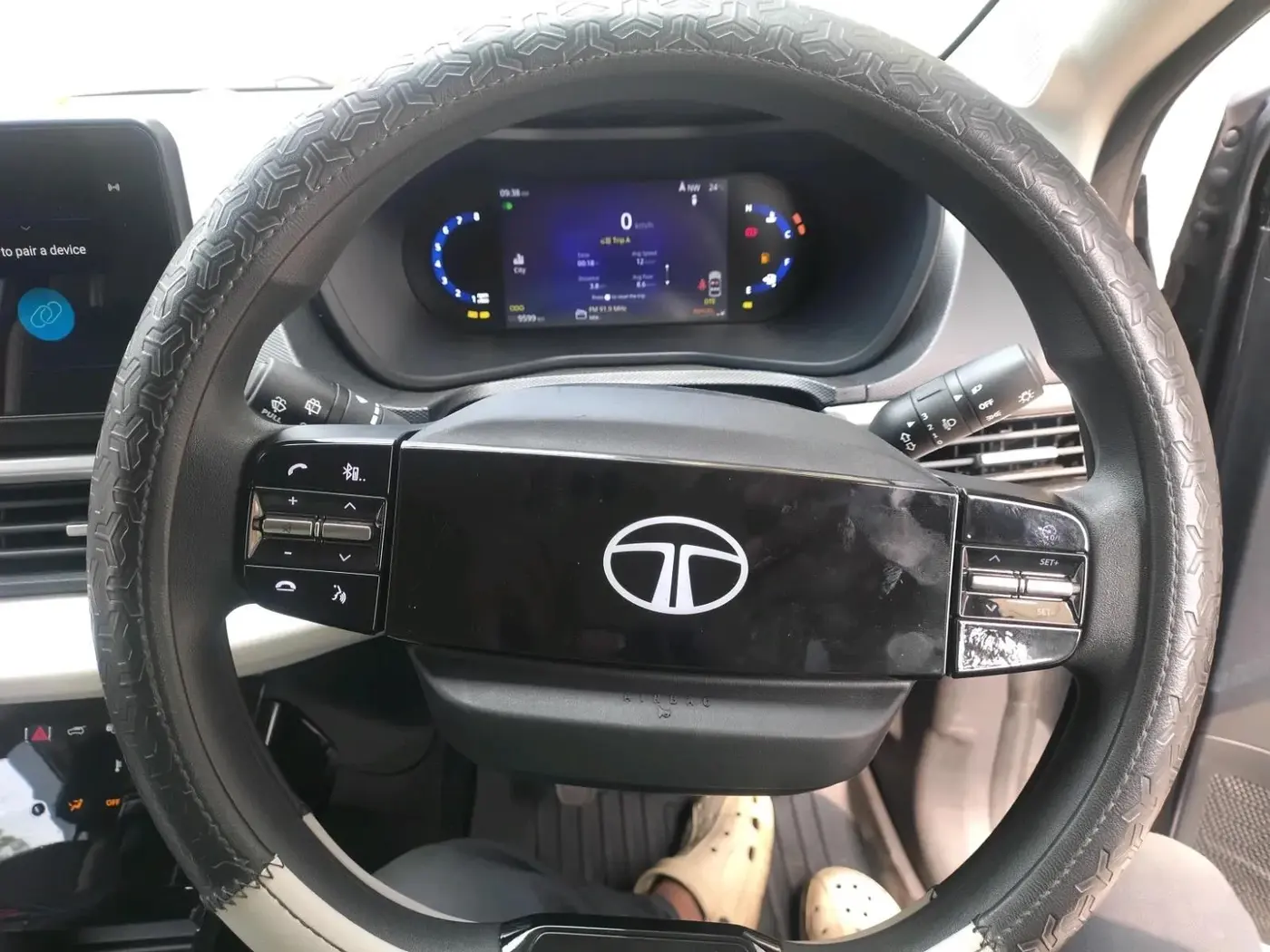 2025 Tata NEXON Creative Plus (PS) 1.2 Petrol Dual Tone, Petrol, Manual, 9,608 km, interior