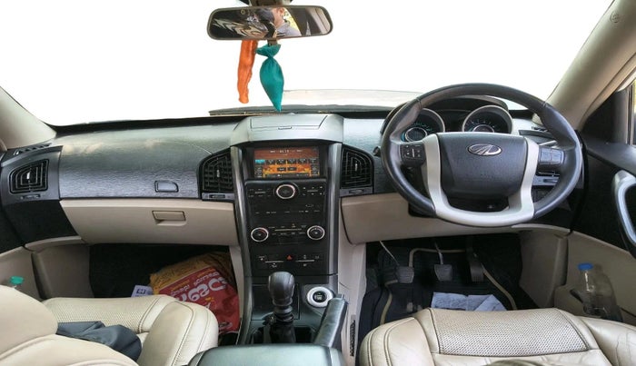 2016 Mahindra XUV500 W8, Diesel, Manual, 65,978 km, interior