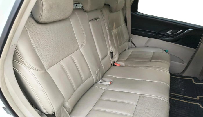 2016 Mahindra XUV500 W8, Diesel, Manual, 65,978 km, interior