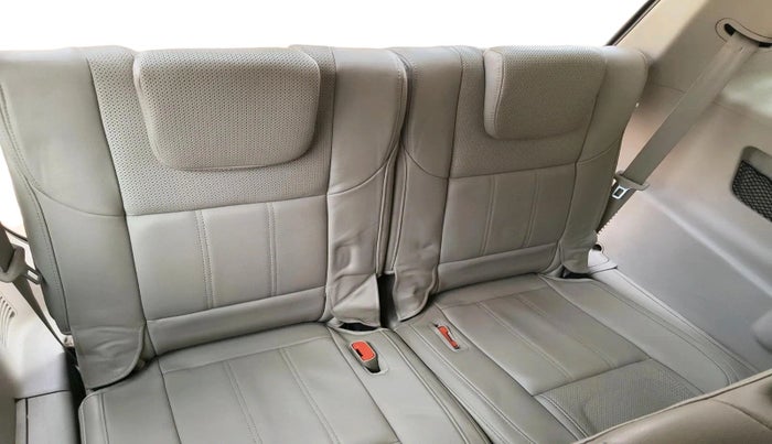 2016 Mahindra XUV500 W8, Diesel, Manual, 65,978 km, interior