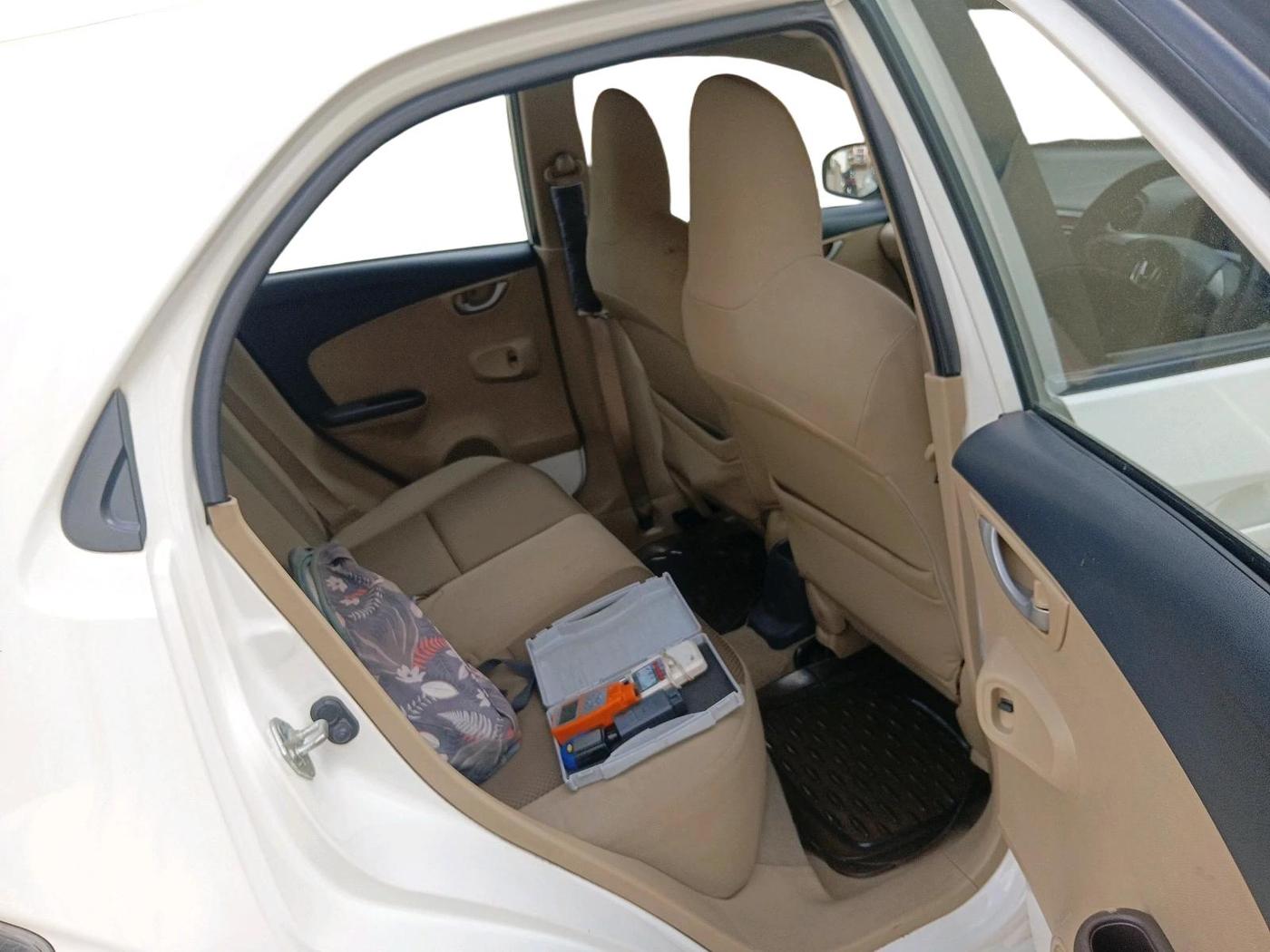 2013 Honda Brio V MT, Petrol, Manual, 45,217 km, interior