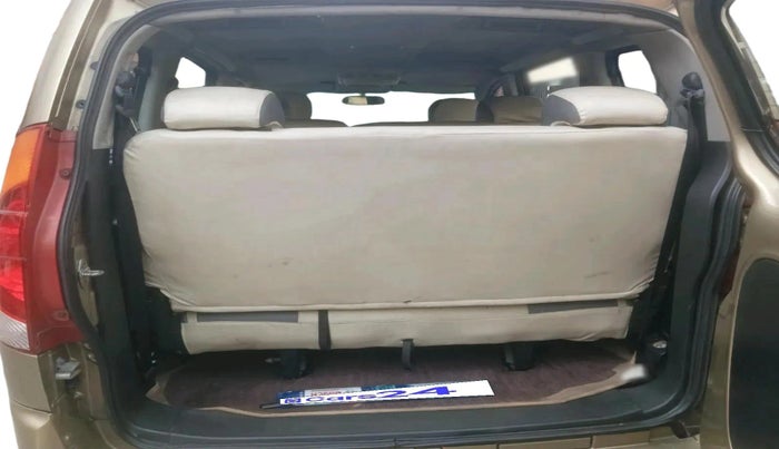 2010 Mahindra Xylo E8 ABS, Diesel, Manual, 1,59,921 km, exterior