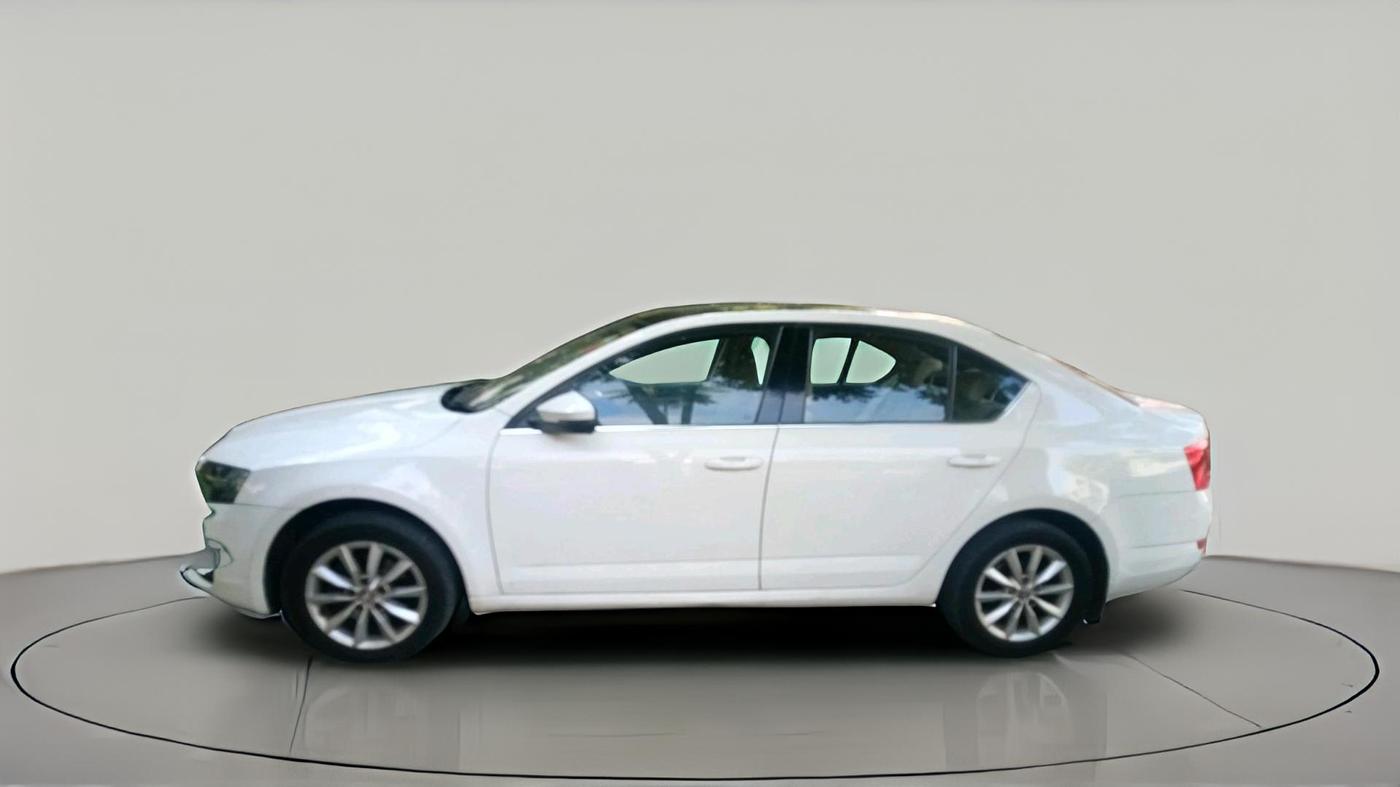 2015 Skoda Octavia 2.0 TDI CR STYLE PLUS AT, Diesel, Automatic, 1,96,295 km, exterior