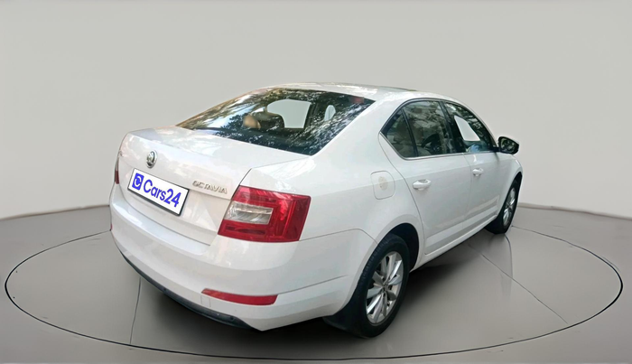 2015 Skoda Octavia 2.0 TDI CR STYLE PLUS AT, Diesel, Automatic, 1,96,295 km, exterior