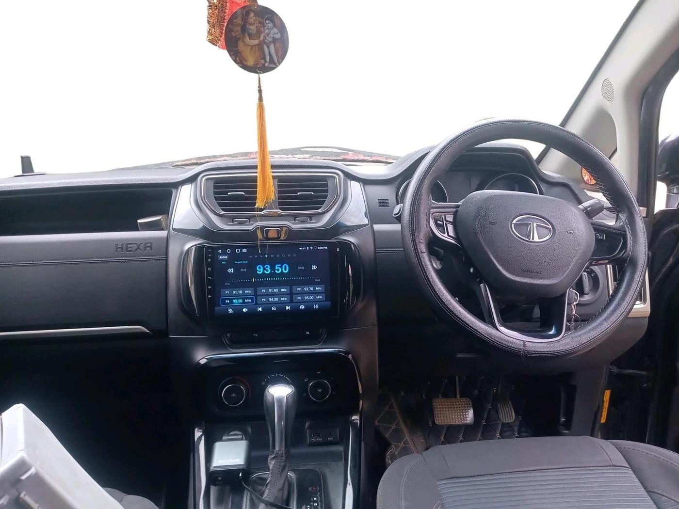 2018 Tata Hexa XMA 4X2 7 STR, Diesel, Automatic, 1,19,832 km, interior