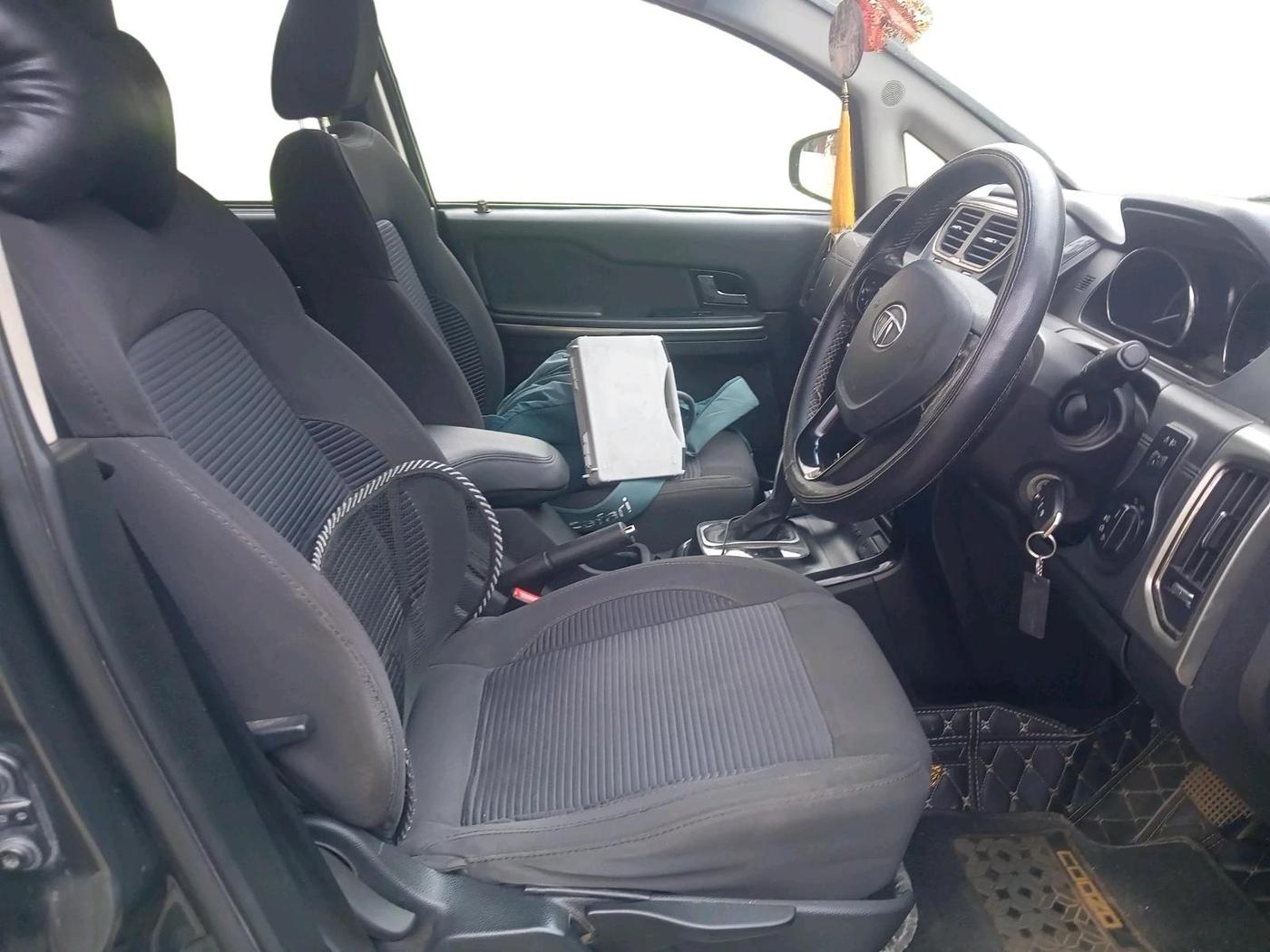 2018 Tata Hexa XMA 4X2 7 STR, Diesel, Automatic, 1,19,832 km, interior