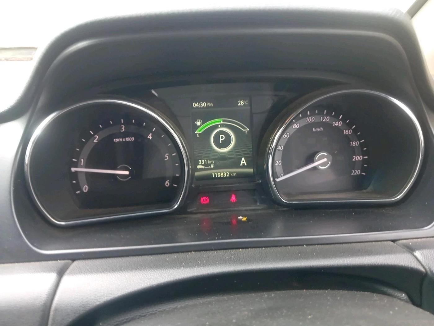 2018 Tata Hexa XMA 4X2 7 STR, Diesel, Automatic, 1,19,832 km, interior