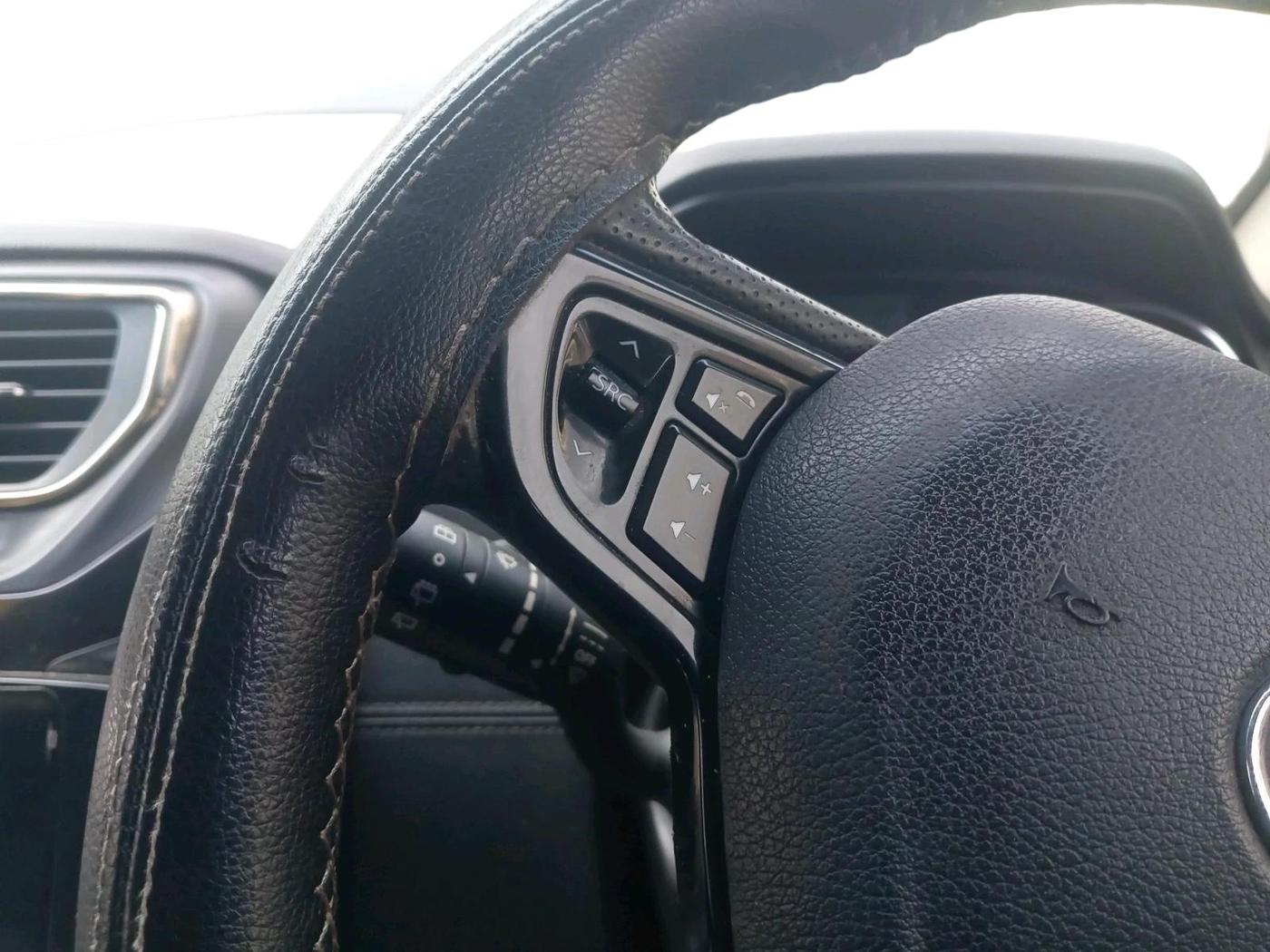 2018 Tata Hexa XMA 4X2 7 STR, Diesel, Automatic, 1,19,832 km, interior