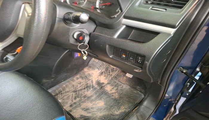 2012 Maruti Swift VXI, Petrol, Manual, 33,889 km, interior