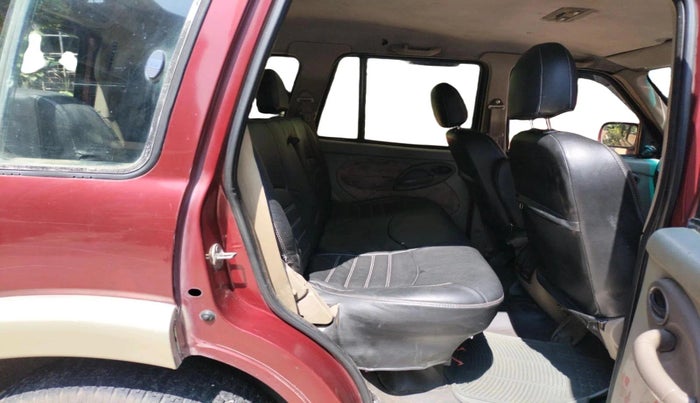 2005 Mahindra Scorpio 2.6 SLX CRDE, Diesel, Manual, 1,67,725 km, interior