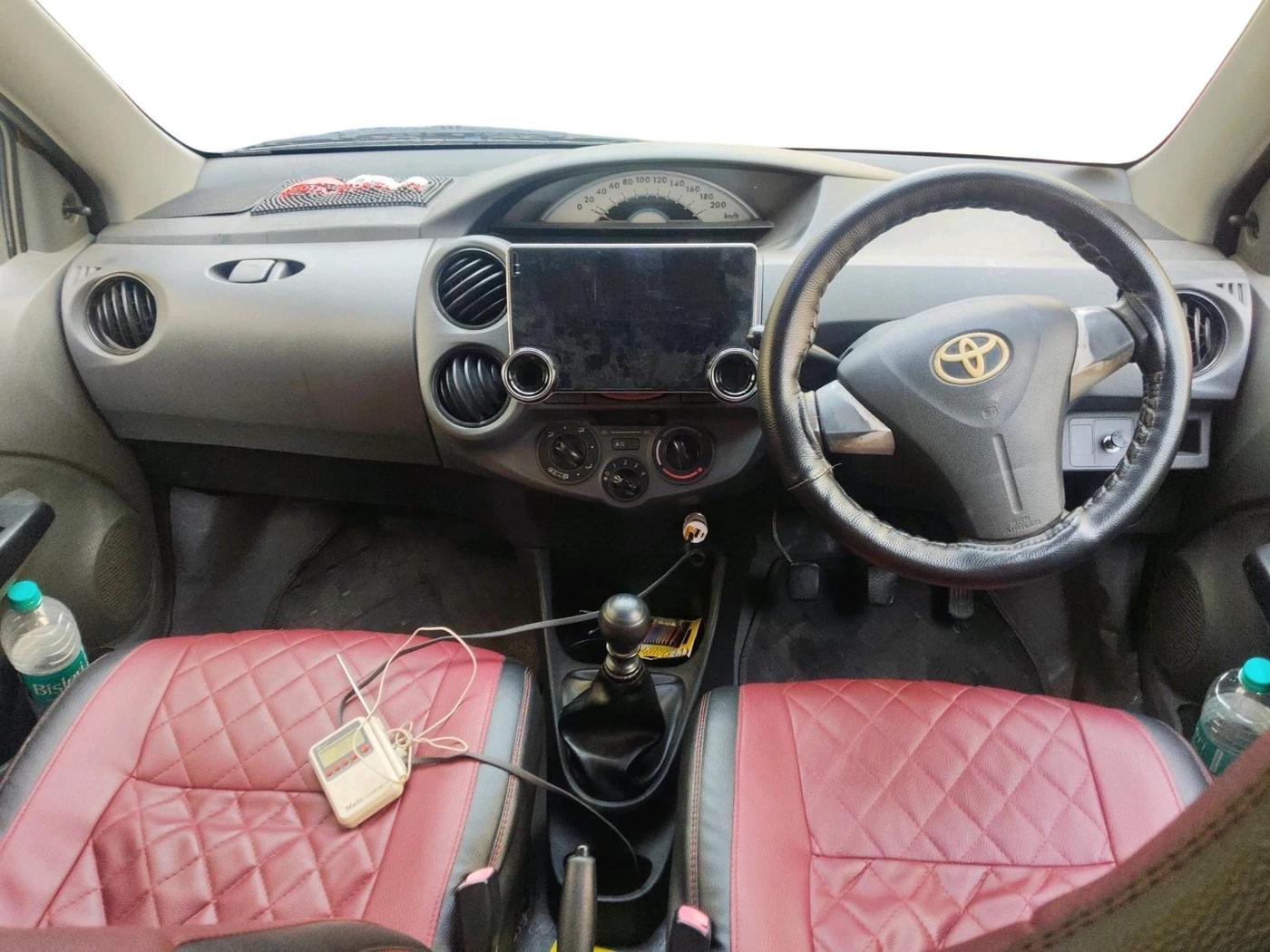 2012 Toyota Etios Liva GD, Diesel, Manual, 1,20,903 km, interior