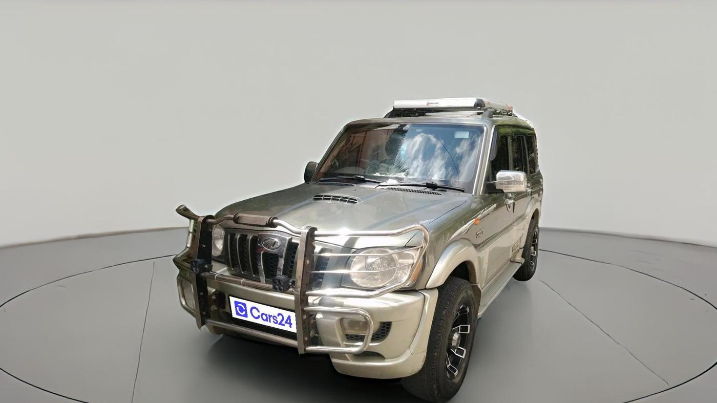 2013 Mahindra Scorpio SLE, Diesel, Manual, 2,62,581 km, exterior