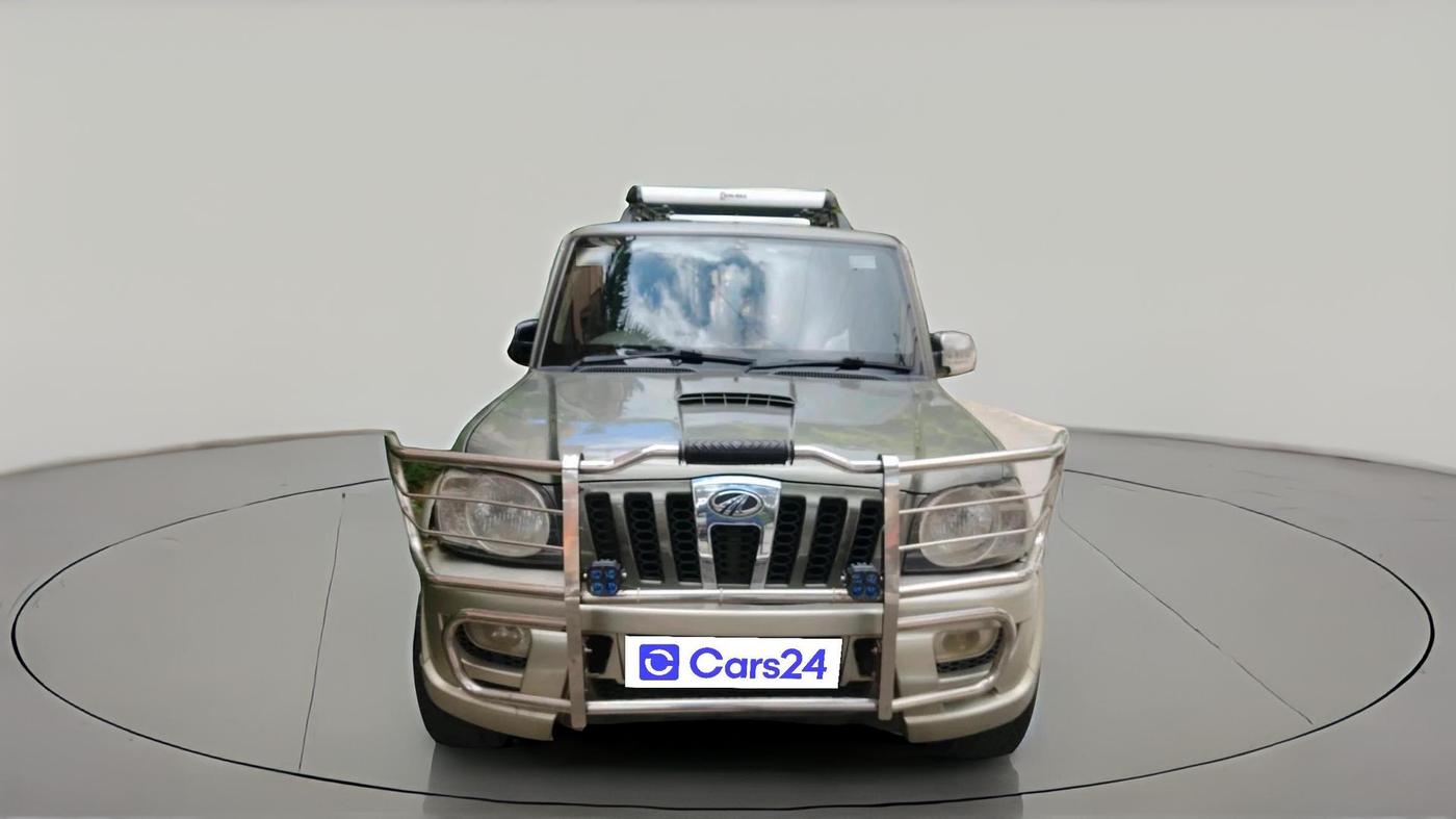 2013 Mahindra Scorpio SLE, Diesel, Manual, 2,62,581 km, exterior