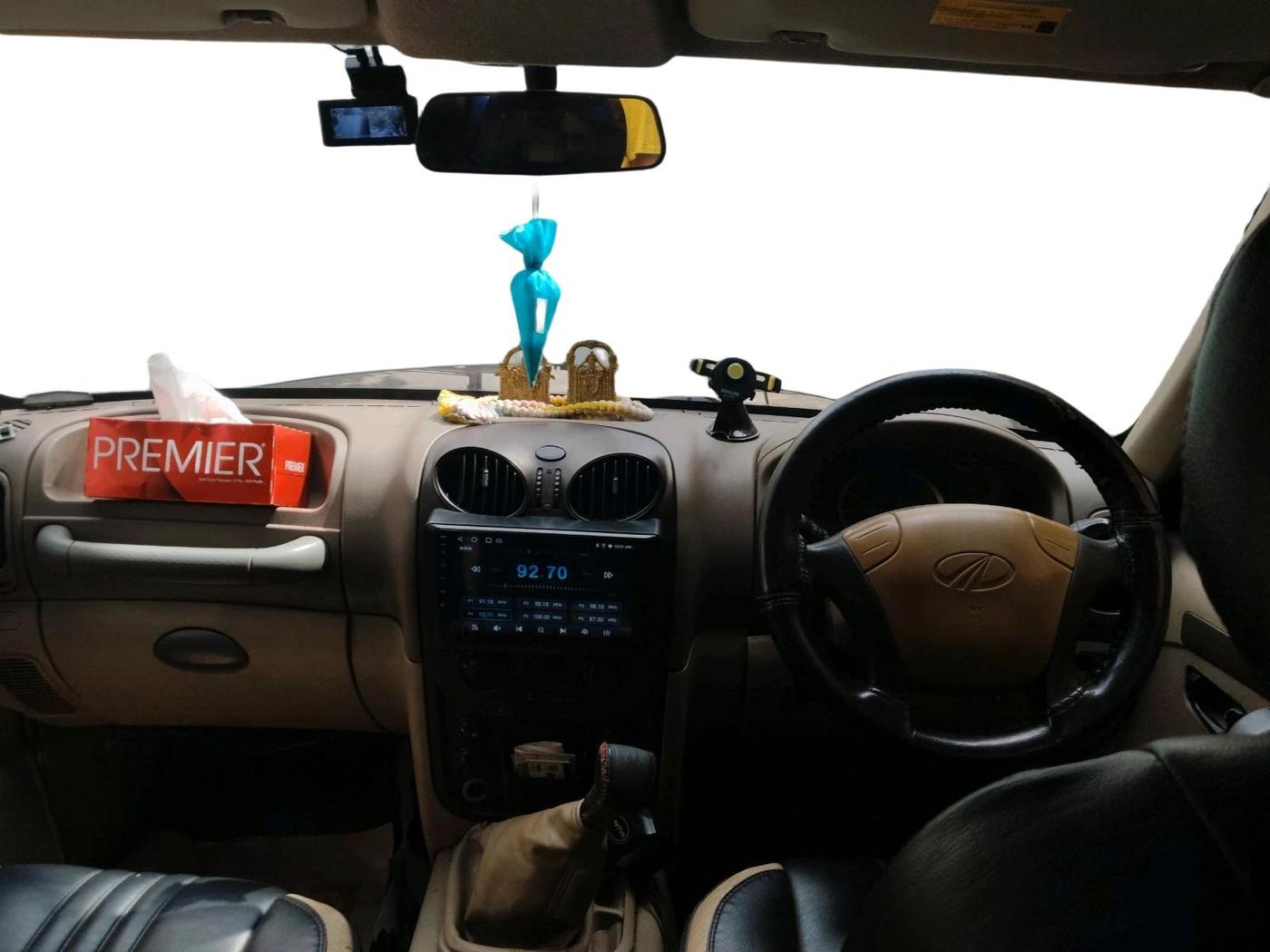 2013 Mahindra Scorpio SLE, Diesel, Manual, 2,62,581 km, interior