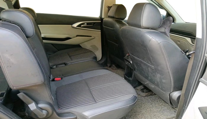 2022 KIA CARENS PRESTIGE 1.4 PETROL 7 STR, Petrol, Manual, 28,386 km, interior