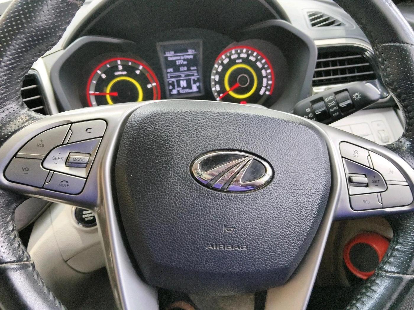 2019 Mahindra XUV300 W8 (O) 1.5 DIESEL, Diesel, Manual, 91,295 km, interior