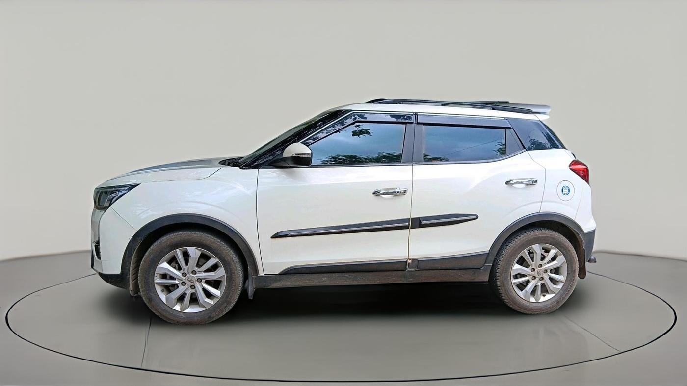 2020 Mahindra XUV300 W8 1.2 PETROL, Petrol, Manual, 73,581 km, exterior