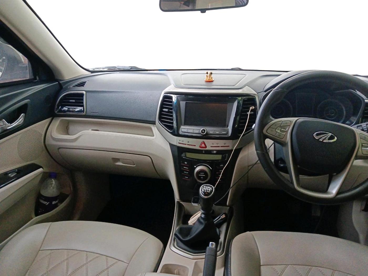 2020 Mahindra XUV300 W8 1.2 PETROL, Petrol, Manual, 73,581 km, interior