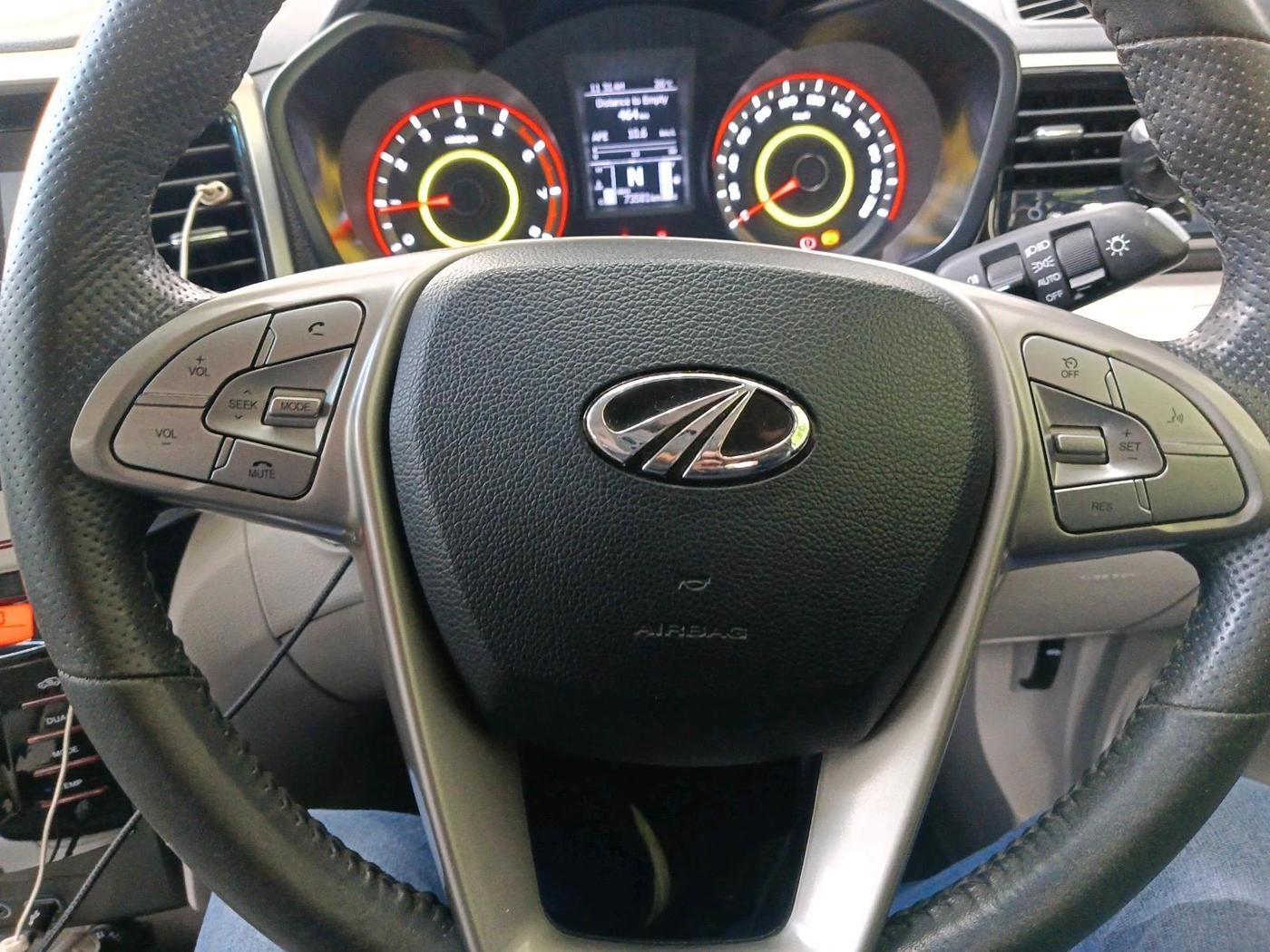 2020 Mahindra XUV300 W8 1.2 PETROL, Petrol, Manual, 73,581 km, interior