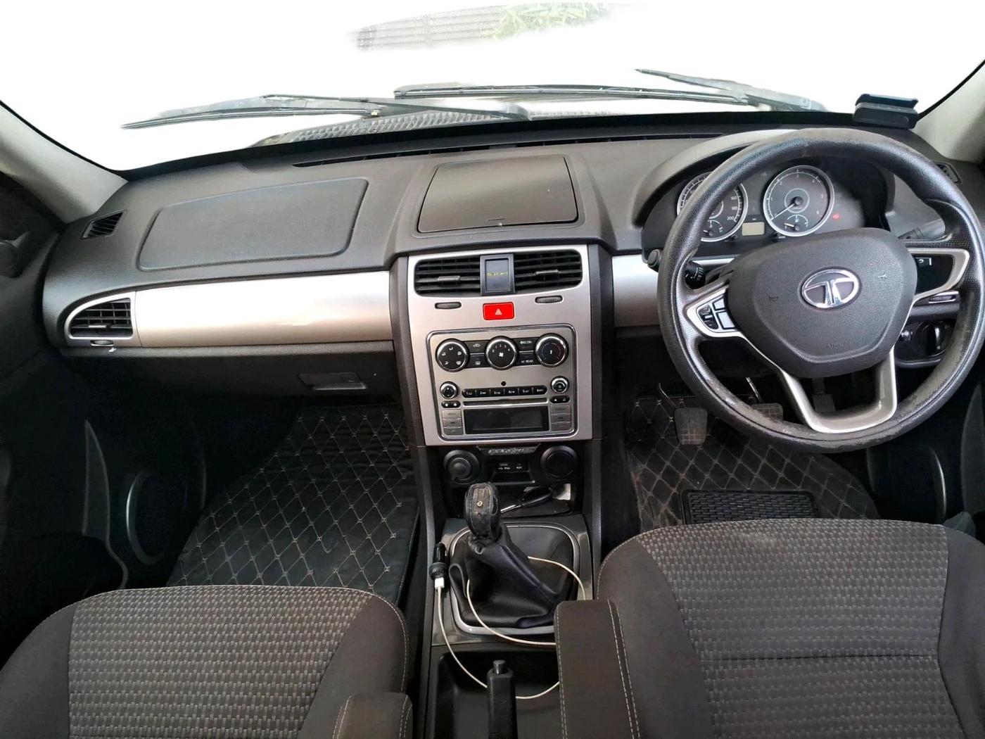 2016 Tata Safari Storme 2.2 VX 4X2, Diesel, Manual, 54,877 km, interior