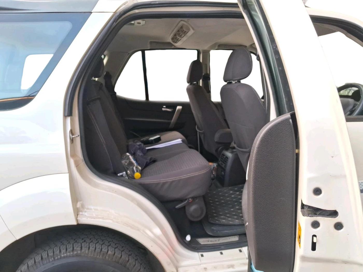 2016 Tata Safari Storme 2.2 VX 4X2, Diesel, Manual, 54,877 km, interior