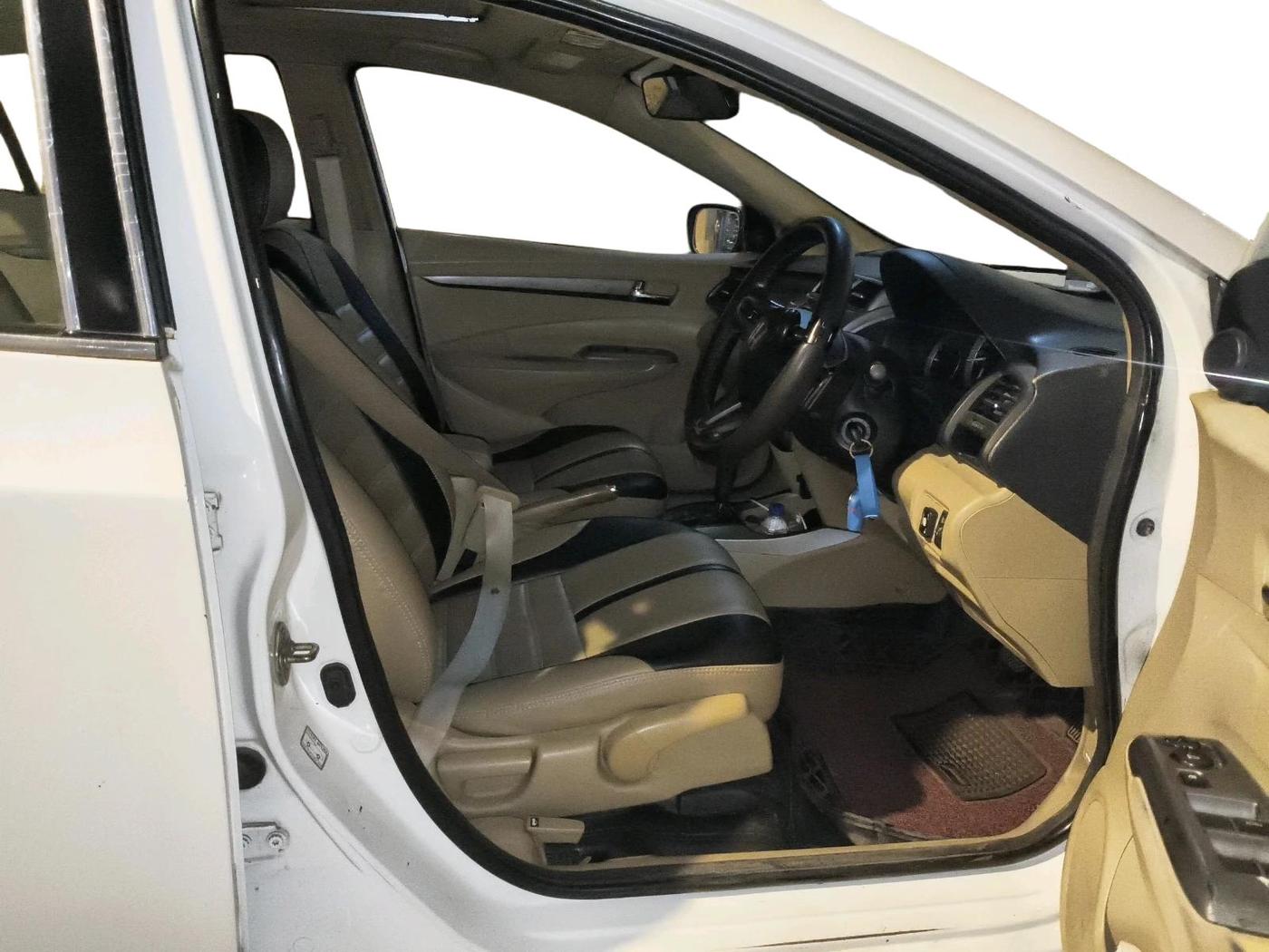 2012 Honda City 1.5L I-VTEC V AT SUNROOF, CNG, Automatic, 86,369 km, interior