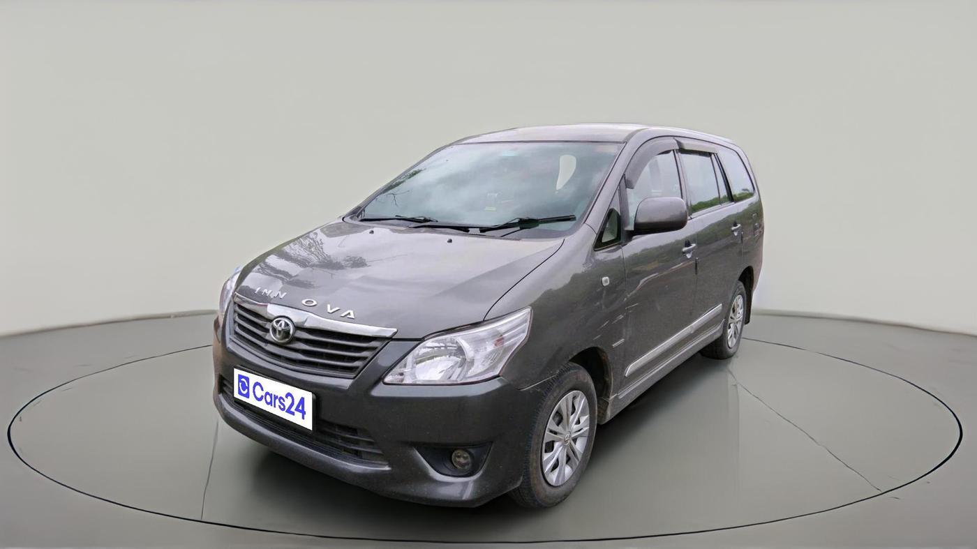 2012 Toyota Innova GX 2.5 8 STR, Diesel, Manual, 1,56,393 km, exterior