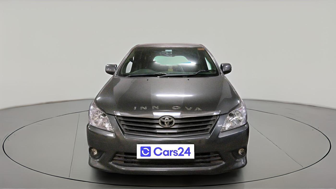 2012 Toyota Innova GX 2.5 8 STR, Diesel, Manual, 1,56,393 km, exterior